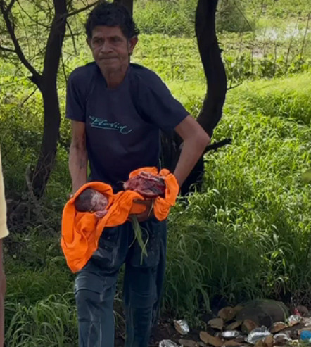 धार के थाना नालछा क्षेत्र ग्राम बगड़ी फाटा स्थित नागदा-गुजरी मार्ग पर परित्यक्त अवस्था में मिला नवजात शिशु, डायल-112 जवानों ने पहुँचाया अस्पताल।